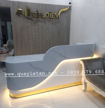 Quầy lễ tân spa pvc vân đá cao cấp QLT142