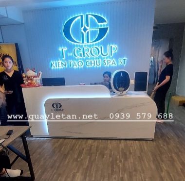 Quầy lễ tân văn phòng gỗ công nghiệp hiện đại QLT195